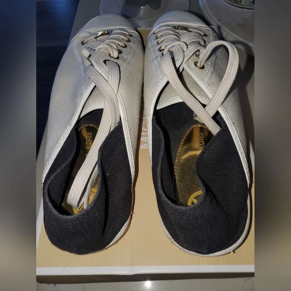 Micheal Kors Women's White and Black Espadrille Sneakers. - Picture 3 of 9
